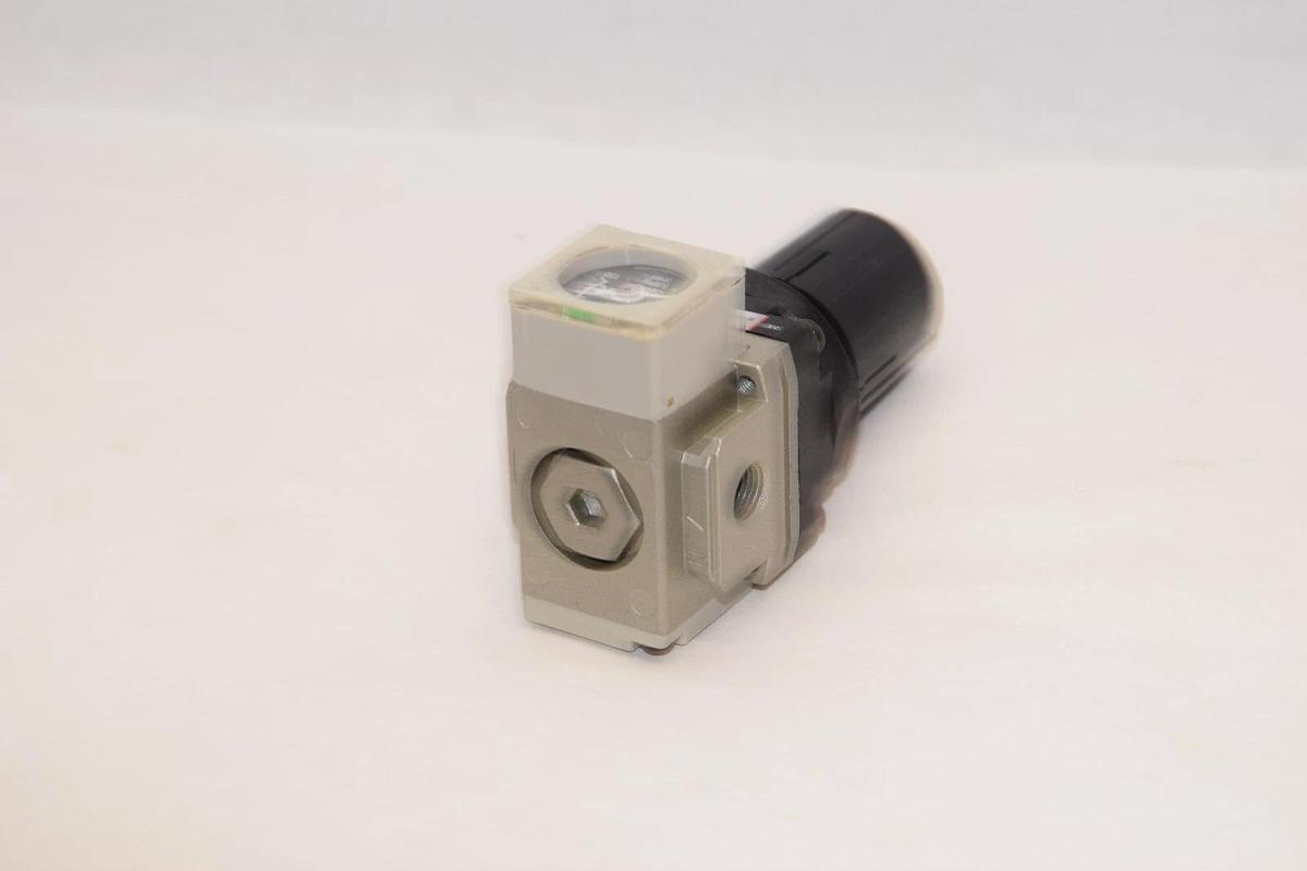 (NEW) SMC NAR2001-N01P 0.05-0.85MPa Pneumatic Regulator