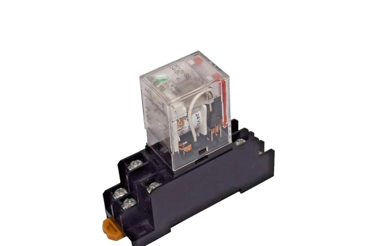 Used (Lot of 4) OMRON MY2N-GS MY2NGS 24 Vdc 24vdc Relay with Base 2747CX