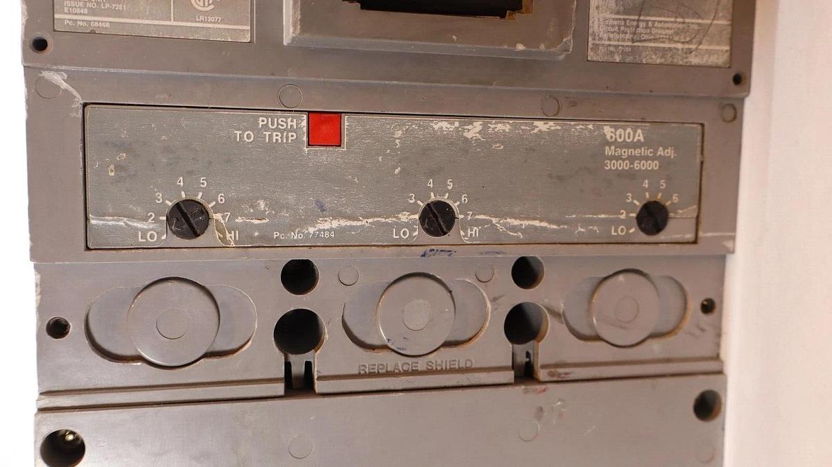 Used Siemens ITE I-T-E Sentron Breaker CLD63B600 600A 600 Amp 600v CJD6 3p Adj Trip