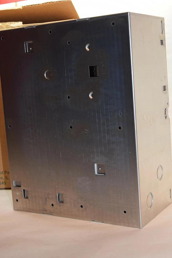 (NEW) SIEMENS 550 002 Aluminum Terminal Equipment Controller TEC Enclosure