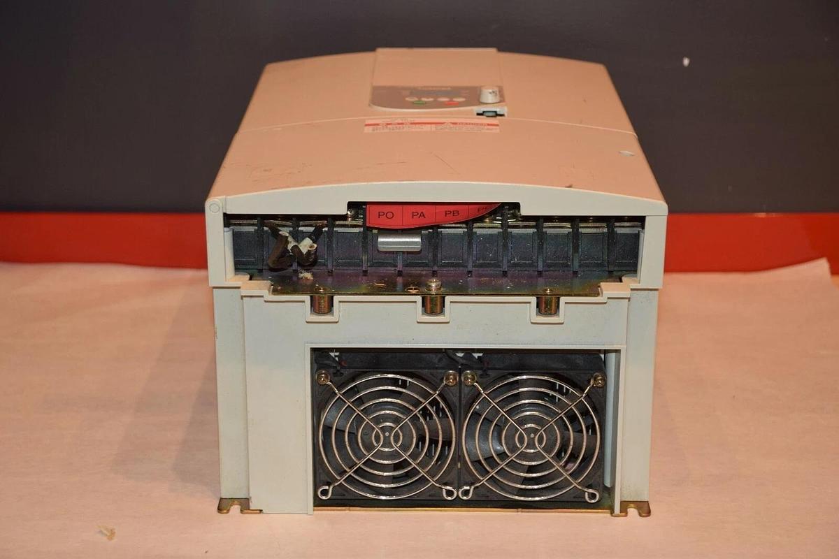 Used TOSHIBA 15hp 15 hp TRANSISTOR INVERTER 3PH 380/500V VFS9-4110PL-WN