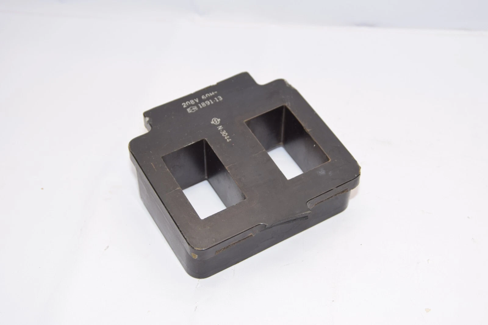 Used CUTLER HAMMER 1891-13 208V 60Hz Coil *Chip Tab*
