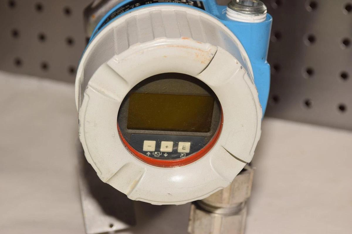 Used ENDRESS + HAUSER FMB53-4M90/0 4-20mA LEVEL SENSOR