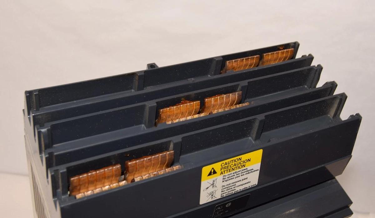 Refurbished Square D PowerPact 250A Circuit Breaker PL250 PLA34025CU44A PLA34025 250 Amp 3P