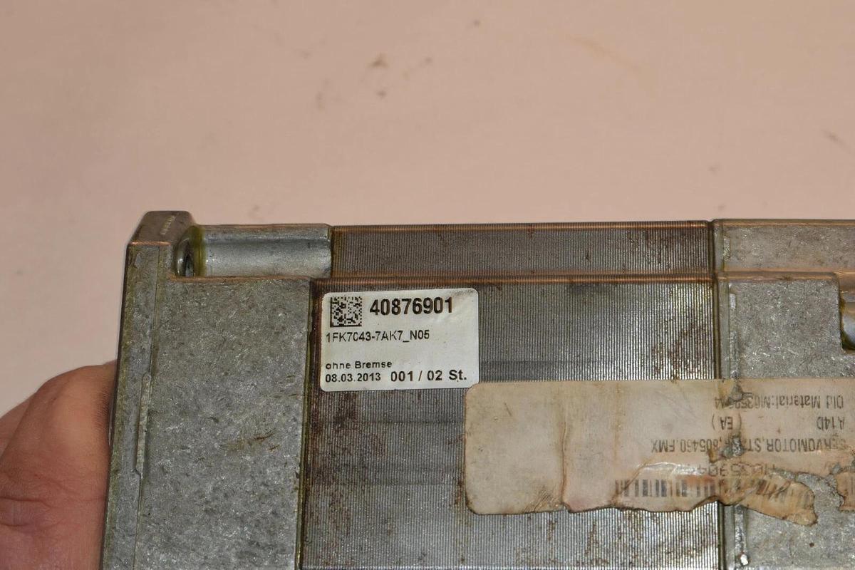 Used SIEMENS Servo Motor 1FK7043-7AK71-1TA0-Z / 1FK70437AK711TA0Z