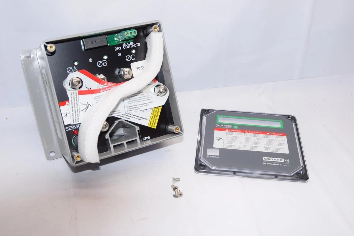 (NEW) SQUARE D SSP02XDSE10A XDSE 208Y 120V Type 2 Surge Protector *Cracked Case*