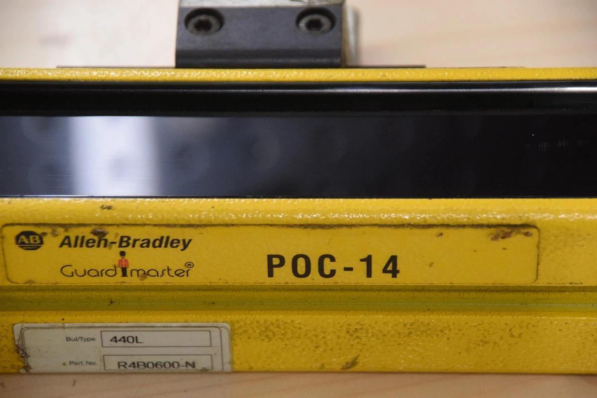 Used ALLEN BRADLEY GUARDMASTER 440L R4B0600-N TYPE 4 14mm SAFETY LIGHT CURTAIN