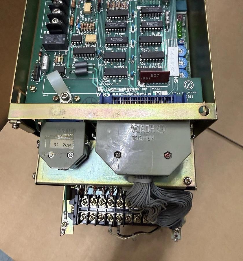 Used Yaskawa Drive ServoPack CACR-SR06TZ0SM CACR-SR06TZ6SM-E  .60kw .80HP