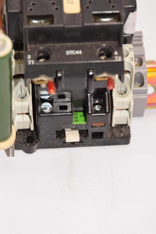 Used SIEMENS 3TC4417-0B 32/29A 2P 600V Contactor 110V 50/60Hz Coil