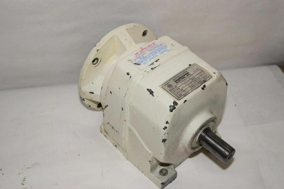 Used STERLING ELECTRIC HEL-GM1670 9.0:1 1800rpm 1" Shaft Gear Box / Speed Reducer