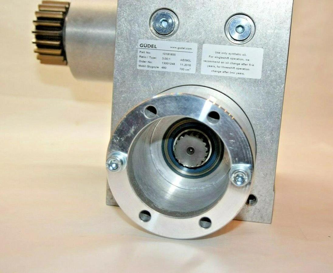 Gudel Gear Box Speed Reducer 10181855 Ratio 3:1 3:00:1 AE090L NEW