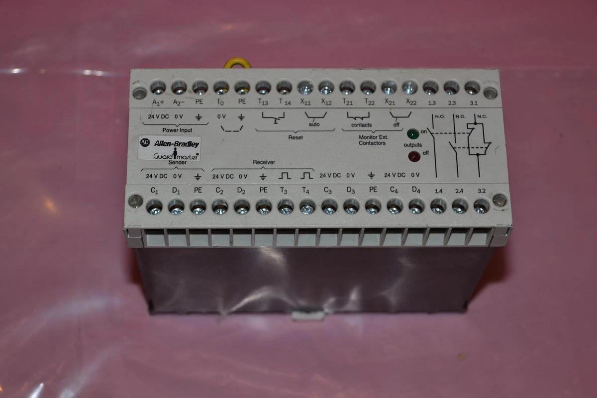 Used ALLEN BRADLEY GUARDMASTER 440L-M8200 440L8200