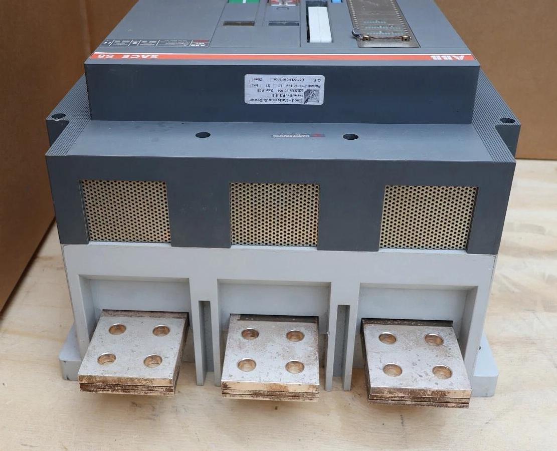Used ABB Sace S8 S8V 1600A Circuit Breaker AG04002470 PR212/P P-3203  3p 240/480/600v