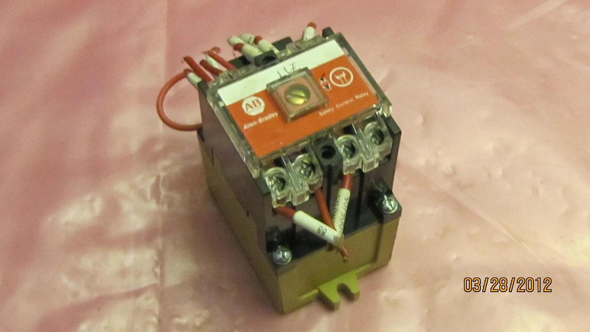 Used ALLEN BRADLEY RELAY 700S-P310A1 700SP310A1 700S P310A1 SER D