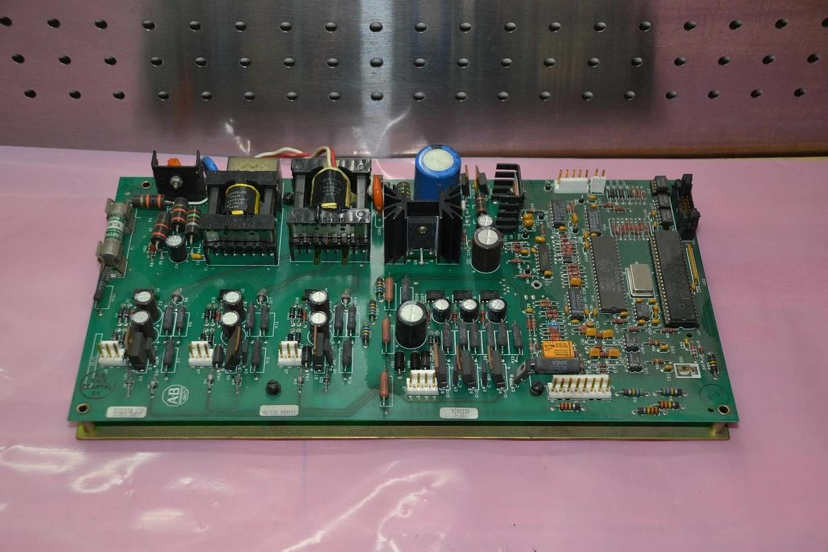 Used ALLEN BRADLEY M112818 15084 REV 06 CIRCUIT BOARD