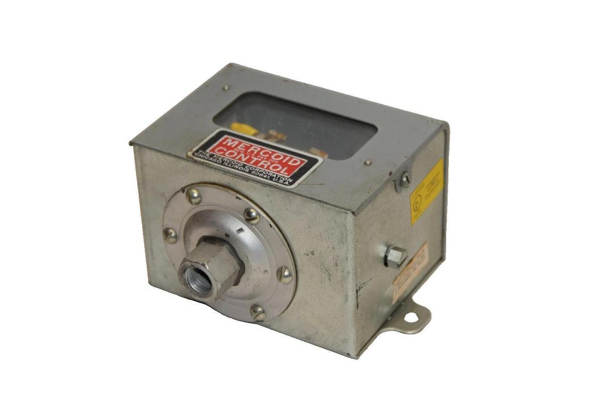 MERCOID CONTROL AP153 AcDc 120V 4A 4 Amp Pressure Switch
