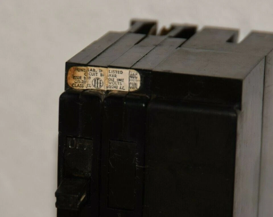 Used ITE QTI2000 QTI-2000 20A 20 Amp Class CTL EQ-T Breaker Outlet