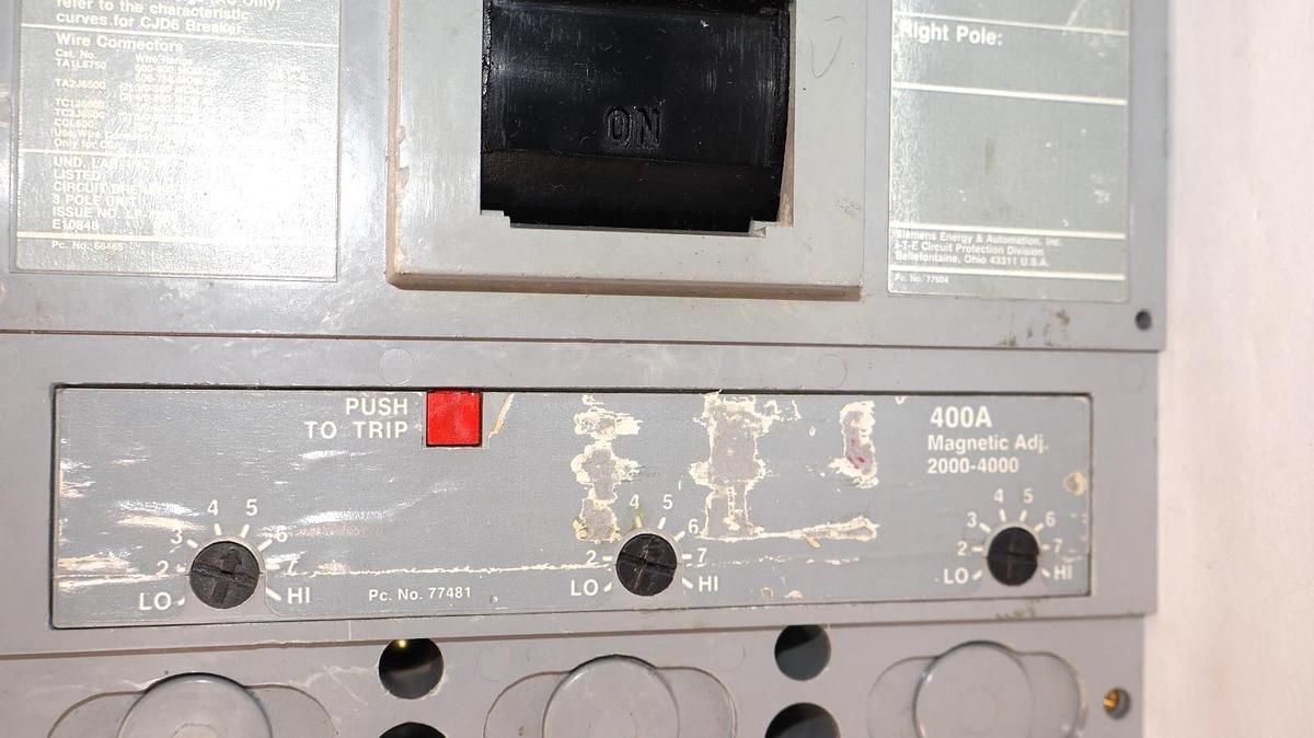 Used Siemens I-T-E Sentron Circuit Breaker CJD63B400 400A 400 Amp 3p w/ 400A Adj Trip