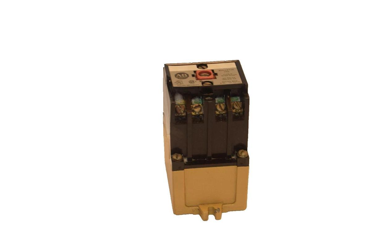 Used Allen Bradley Control Relay 700-P400A1 700P400A1 Type P 115-120V Coil