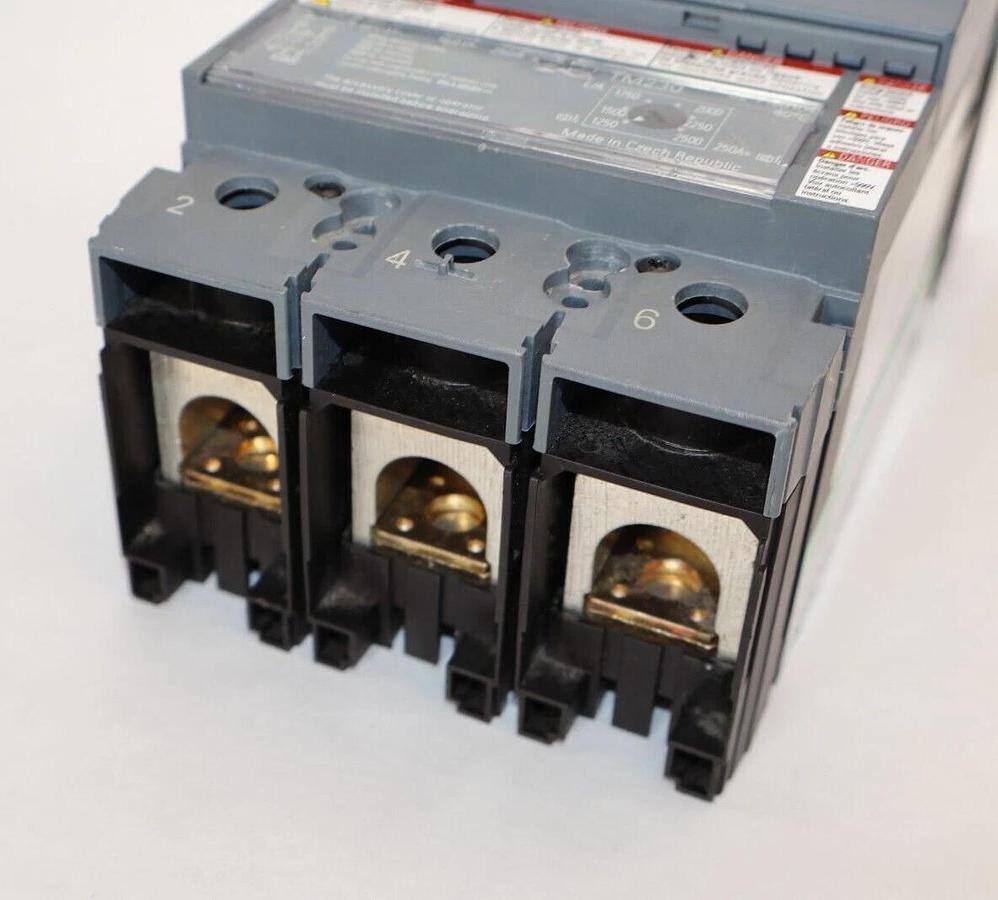 Siemens  3VA5 HFAS Circuit Breaker 250A 250 Amp 3VA5225-6EC31-0AA0 250H 3p NEW