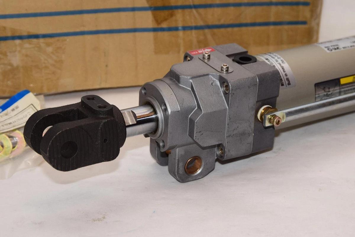 (NEW) SMC CLK1PA50-100Y-B Pneumatic Cylinder With Clamp