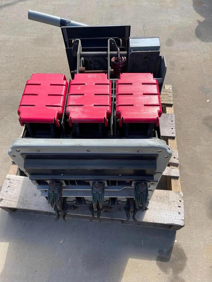 Used General Electric GE Low Voltage Power Circuit Breaker AKR-6D-30H 800A TA9VT20SA1