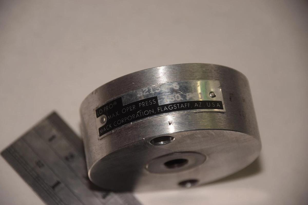 MACK CORPORATION LO-PRO S2138-6 150psi PNEUMATIC CYLINDER NEW