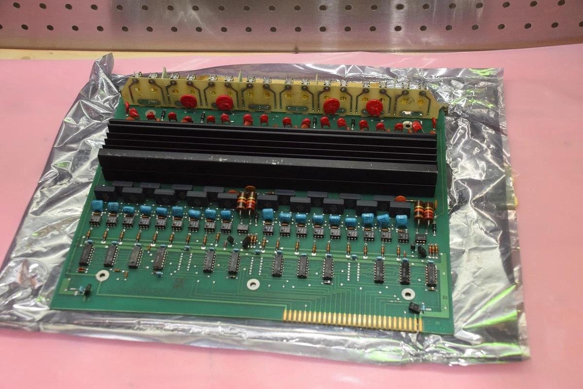 Refurbished ALLEN BRADLEY 7300-UOJ S-000433 DRIVER BOARD