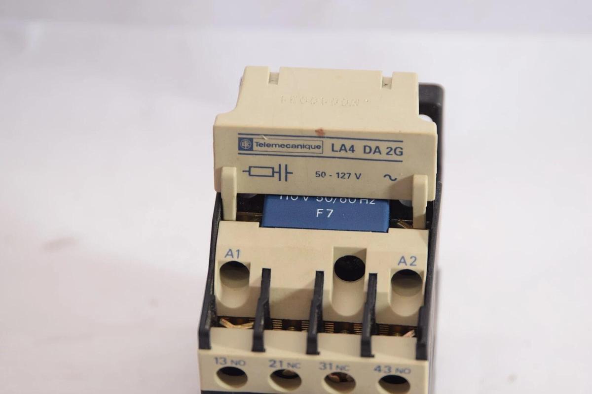 Used (Lot of 2) TELEMECANIQUE CA2-DN22 110V Coil Contactor