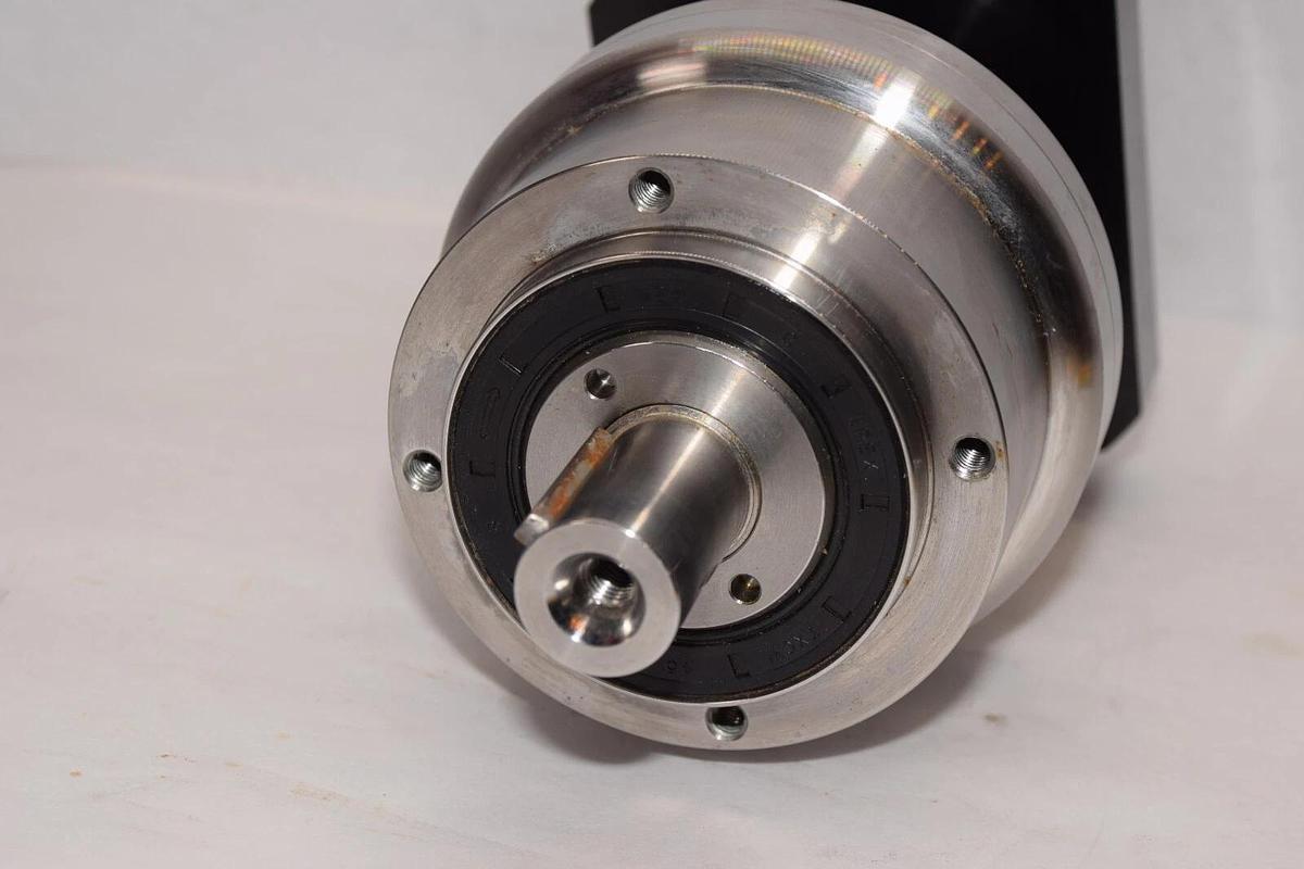 Used APEX DYNAMIC AE090 100:1 , 1012210995 Ratio Planetary Gearbox