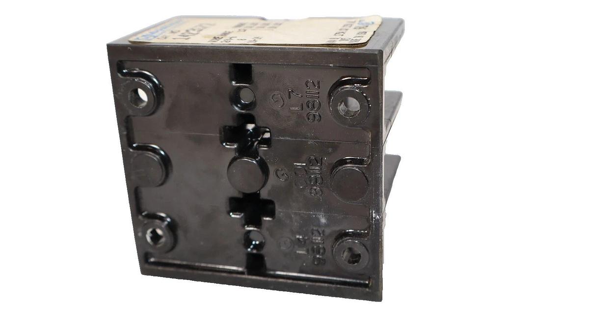 Used MARATHON 1423572 600V 175A 3P Terminal Block