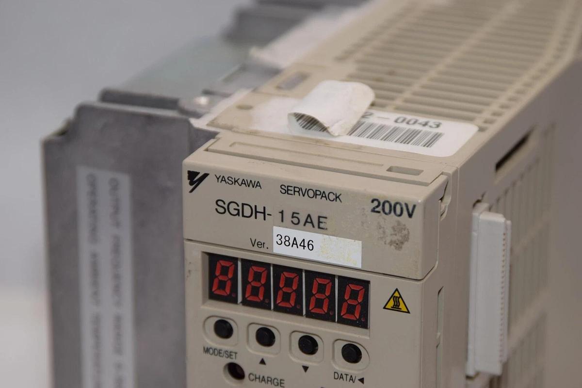 Used Yaskawa ServoPak Drive SGDH-15AE SGDH15AE 200-230v KCC-REM-YEC-SGDH15AE1-09