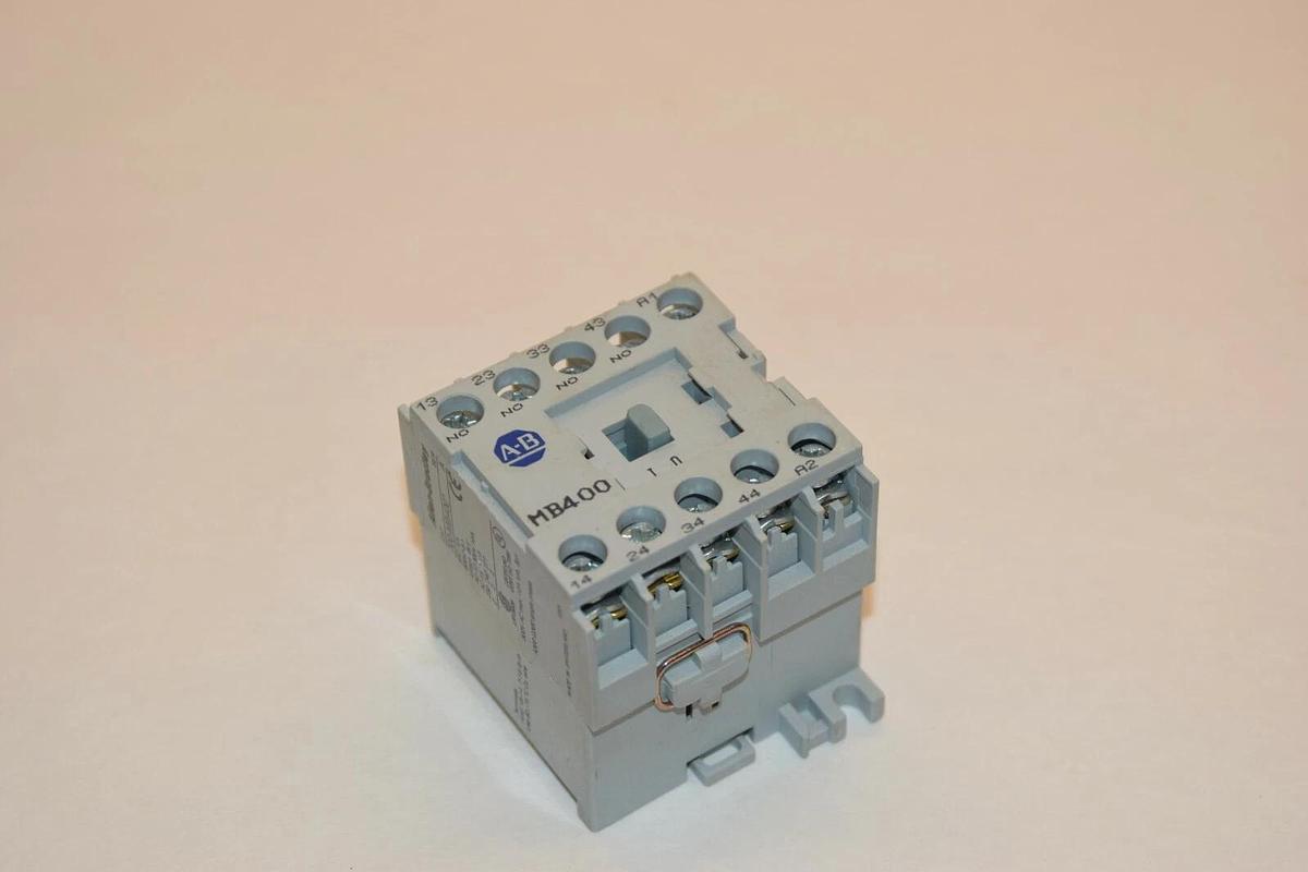 Used (Lot Of 4) ALLEN BRADLEY 700-MB400 Series A 10A 300V Relay