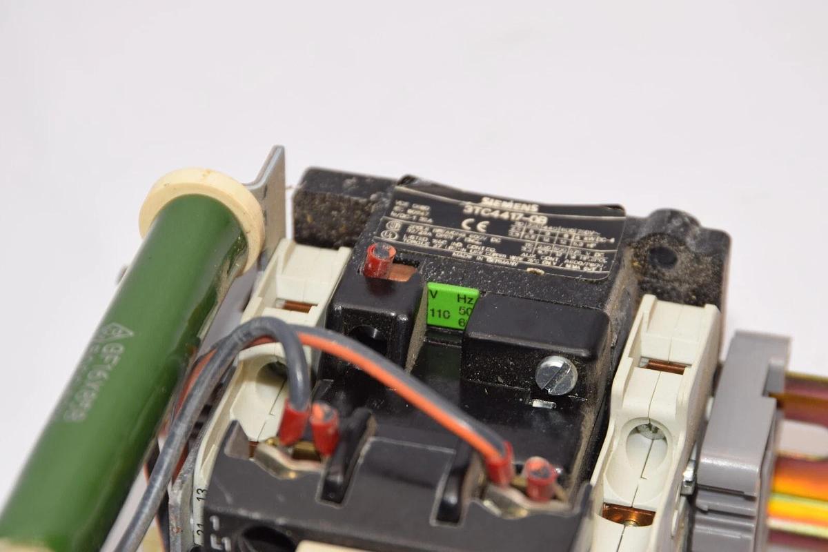 Used SIEMENS 3TC4417-0B 32/29A 2P 600V Contactor 110V 50/60Hz Coil