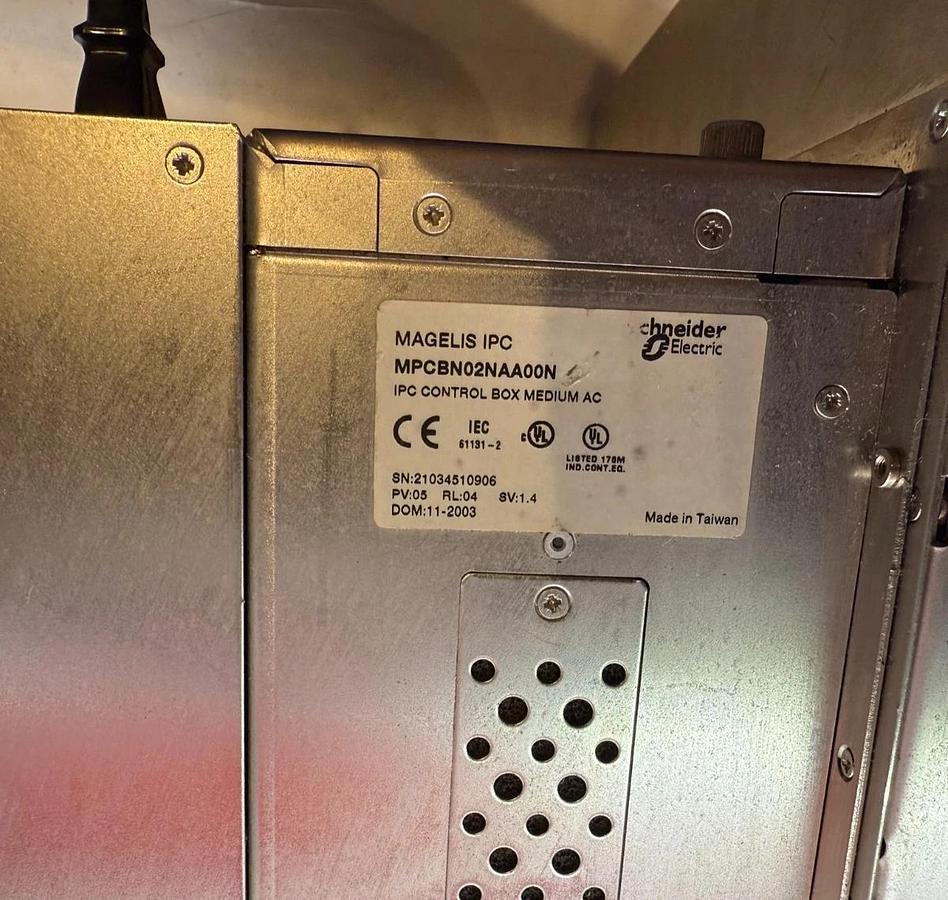 Used Schneider Electric Magelis iPC Control Box MPCBN02NAA0N Front Pane MPCNT50NNN00N