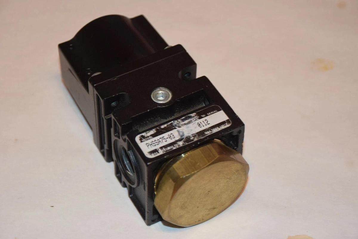 NEW PARKER PHSSA75-03 0012 VALVE