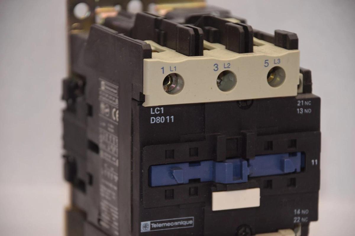 Used TELEMECANIQUE LC1 D8011 , LC1D8011 3Ph Contactor 110V Coil