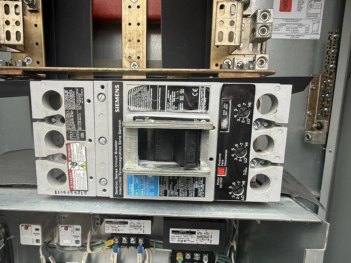 Used Siemens P4E75ML400ETS P4 Panelboard 400A 480/277V 3PH 400 Amp 3 Breaker Mbpass