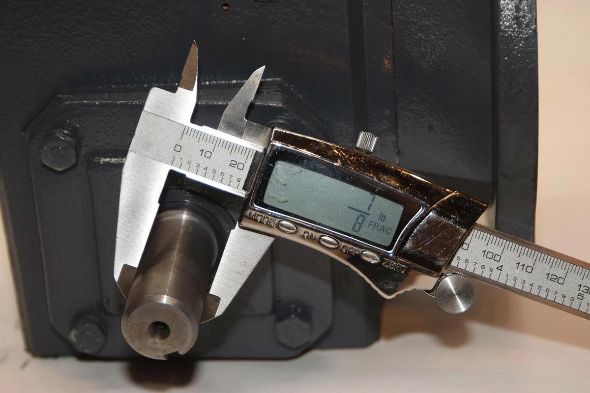 (NEW) MORSE Raider 175Q56L15 0.99Hp 462in-lb 15:1 Gear Box / Speed Reducer