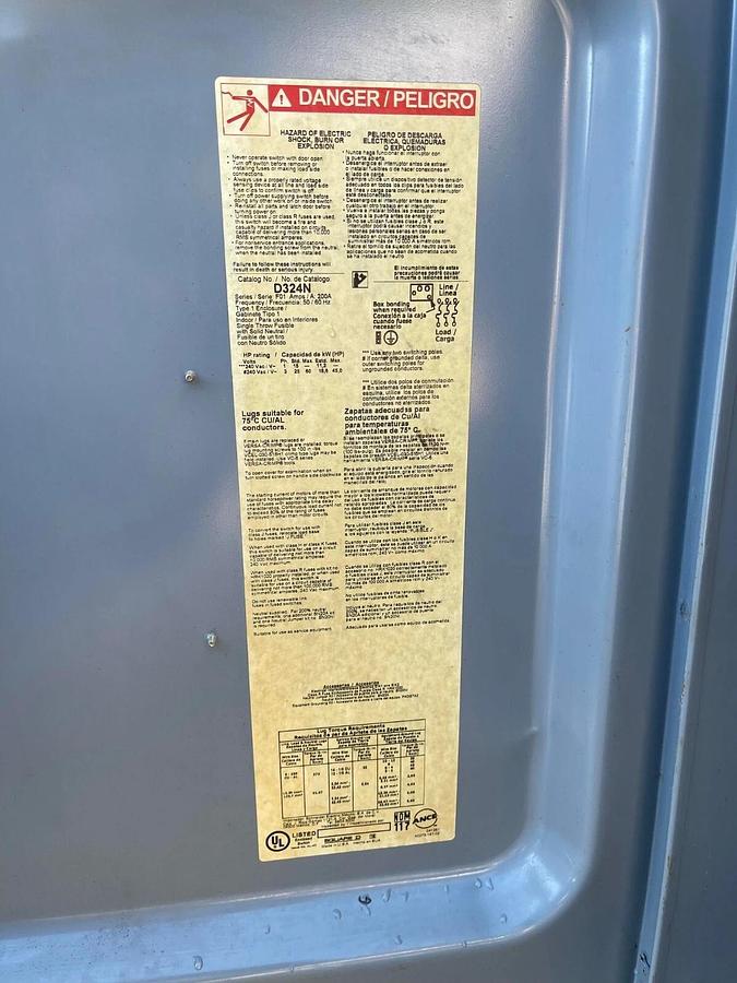 Used Square D General Duty Safety Switch D324N F01 200amp 200 A 200A 240v Fused