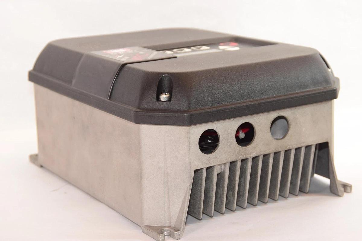 Used TB WOODS WFC4001-0CHT 2.2A 460V Drive