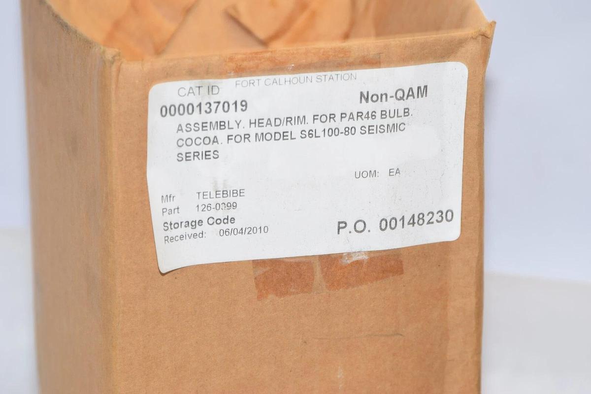 (New) 0000137019 S6L100-80 VINTAGE Ratrod Automotive Head light 5.7V 20W Bulb