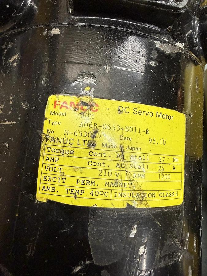 Used Fanuc DC Servo Motor 30M A06B-0653-B011-R A06B0653B011R *Connector chipped READ