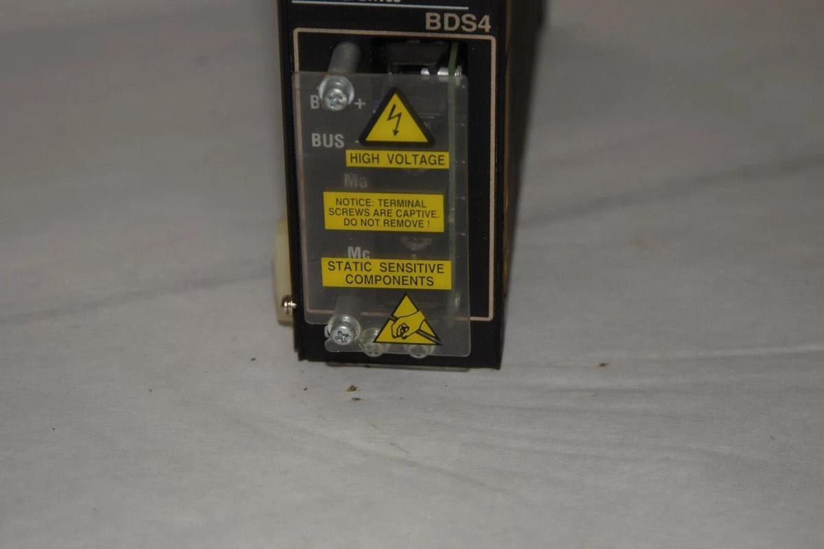 Used KOLLMORGEN Servo Drive BDS4A-103H-0015-102A21P Input 140Vdc Output 115Vac