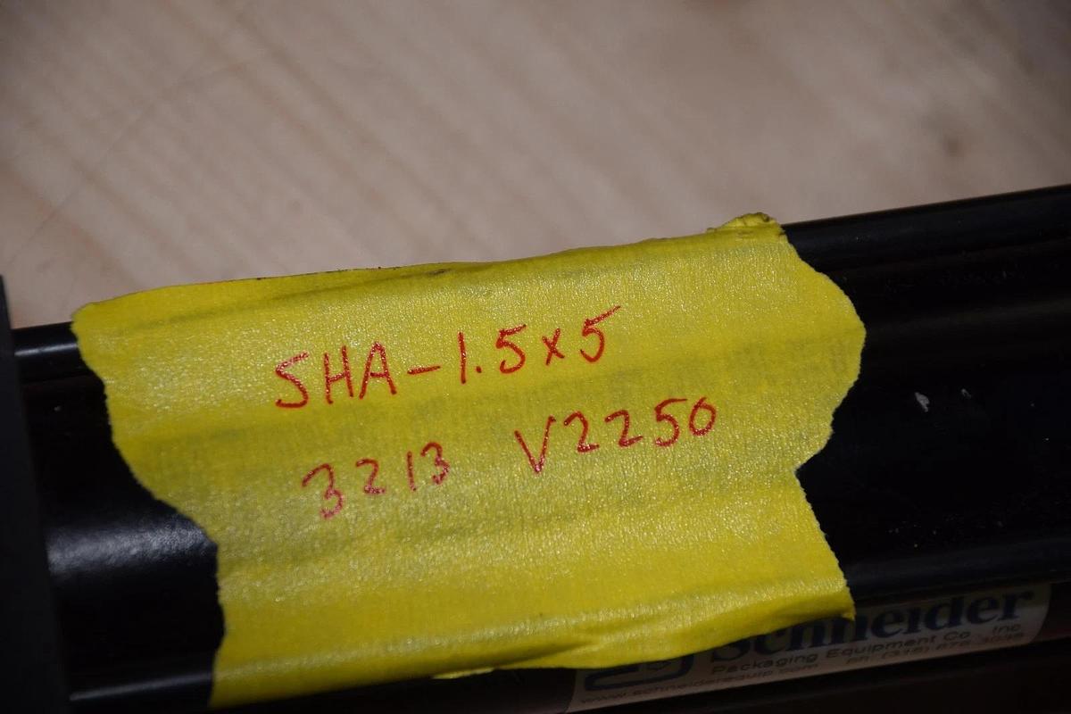SCHNEIDER SHA-1.5X5 TSA-1.5 PNEUMATIC CYLINDER