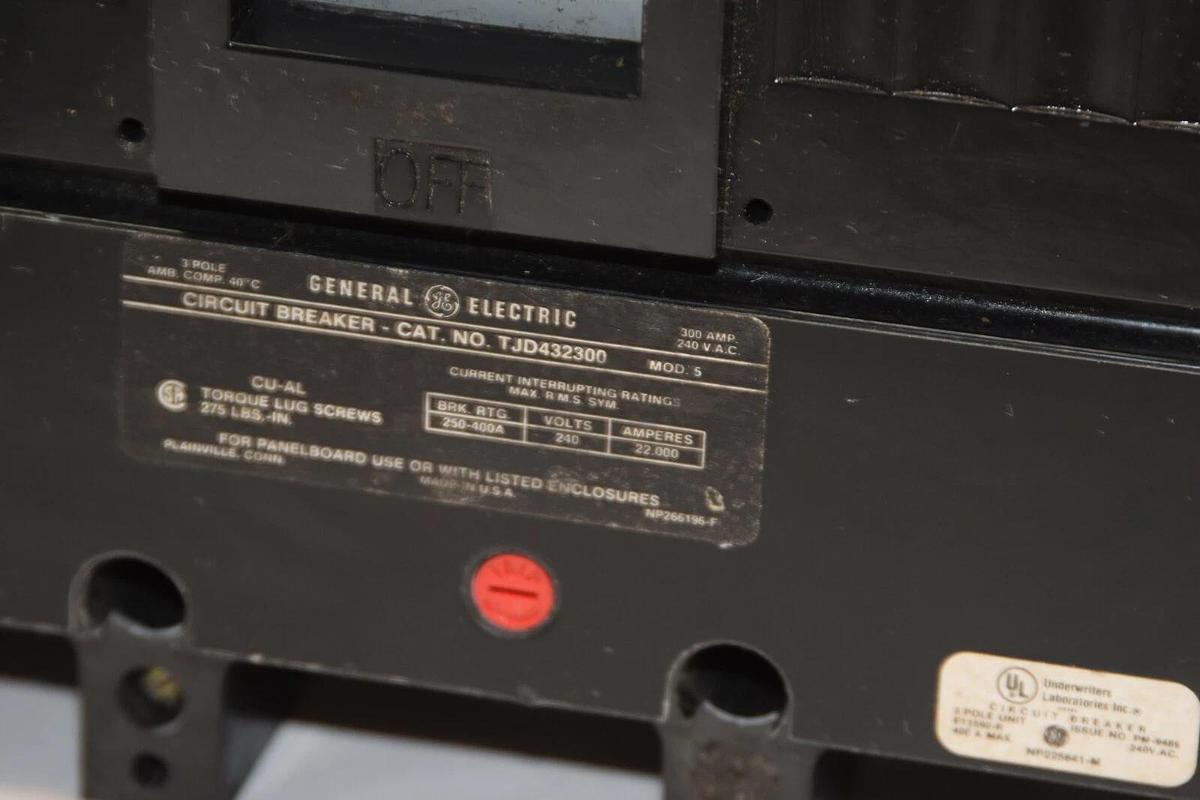 Used GENERAL ELECTRIC TJD432300 E11592-R 300A 300 A Amp 240V Circuit Breaker