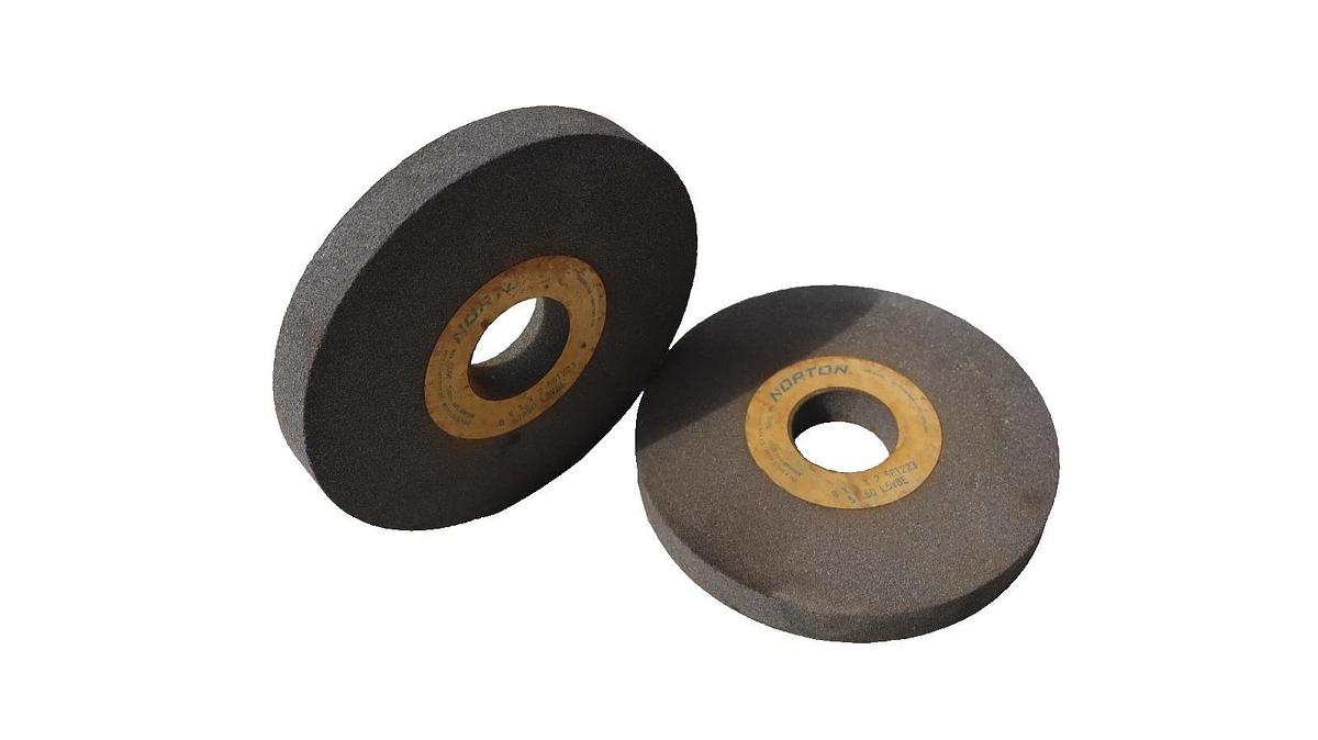 (NEW) NORTON 57A60 L5VBE , 8" OD x 1" Wide 2" ID Grinding Wheel