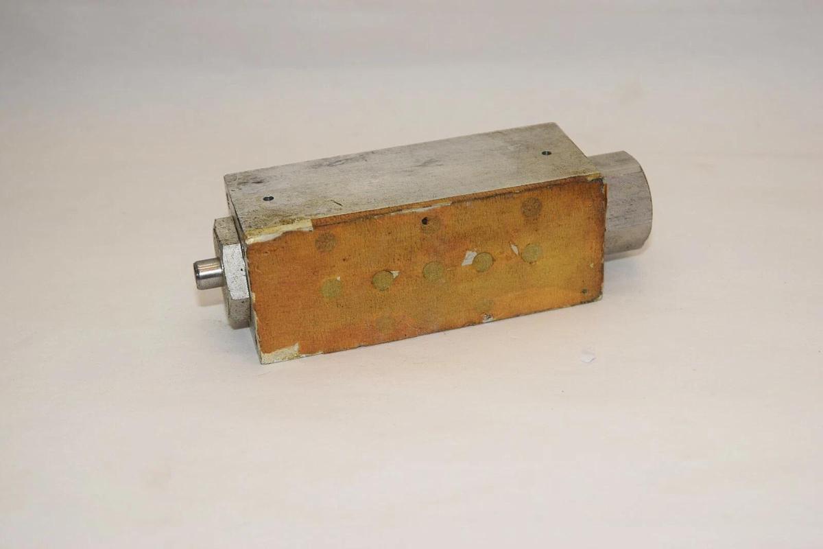 (NEW) HUNT VALVE P030-550-01 P03055001 Pneumatic Valve