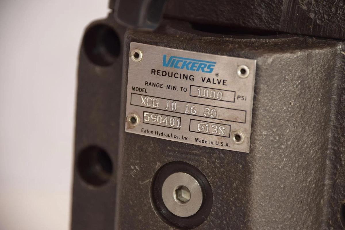 VICKERS EATON XCG 10 16 30 XCG101630 REDUCING VALVE  1000 PSI *NOS*