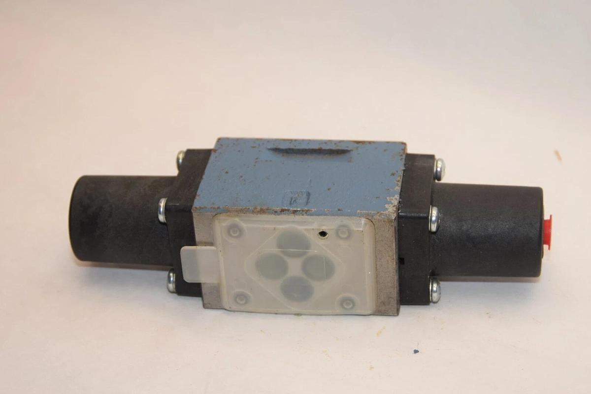 (NEW) CONTINENTAL HYDRAULICS VAD03M-2A-G-10-A 300psi 21bar Directional Valve